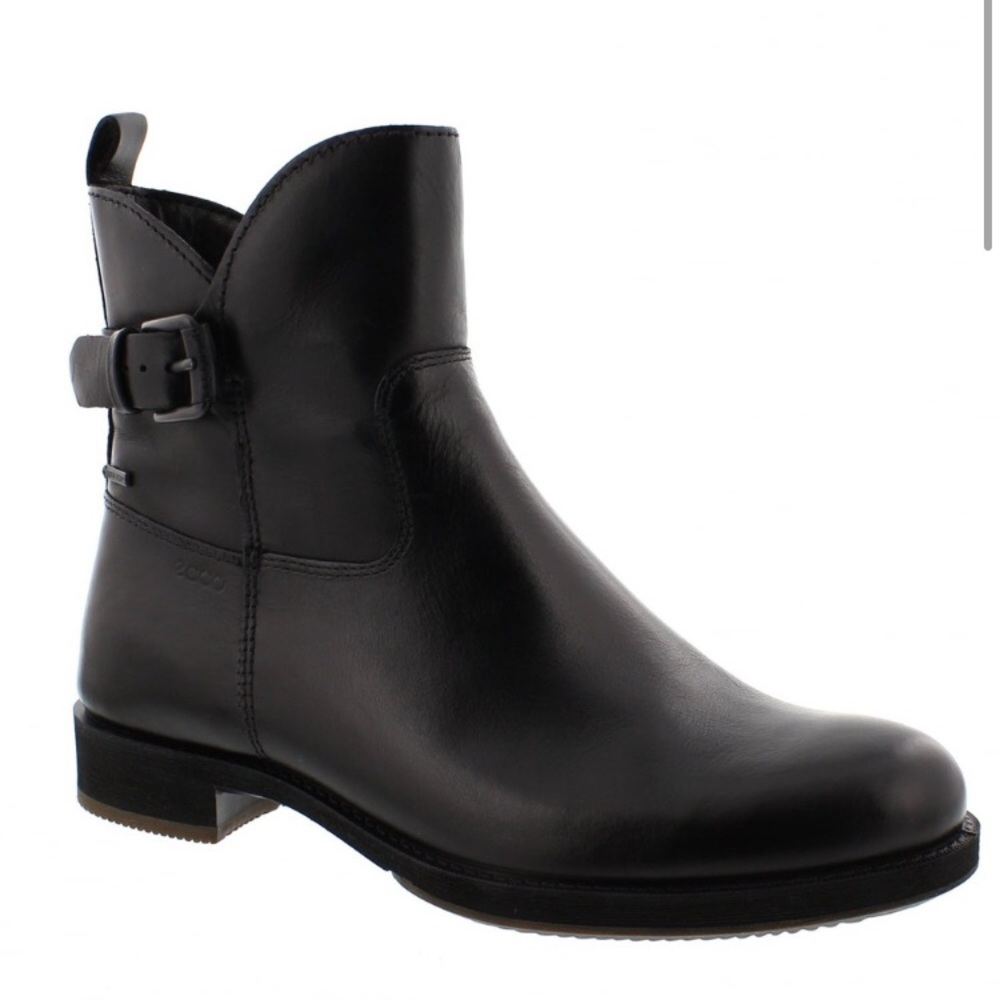 GORETEX Ecco Black Leather Ankle Booties with Buckle Detail